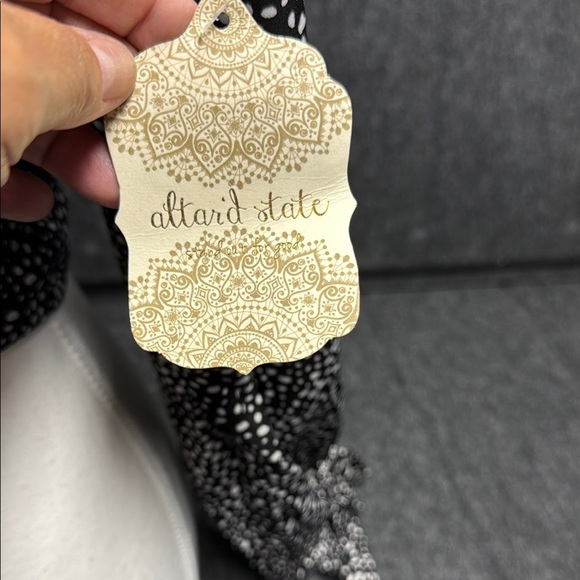 Altar'd State Black and White Ruched Puff Sleeve Blouse - Picture 2 of 6